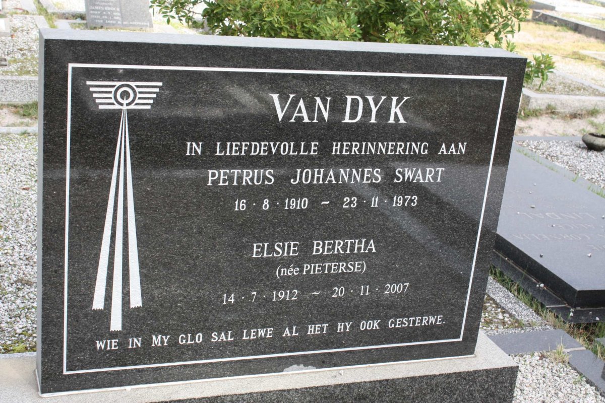 DYK Petrus Johannes Swart, van 1910-1973 &amp; Elsie Bertha PIETERSE 1912-2007