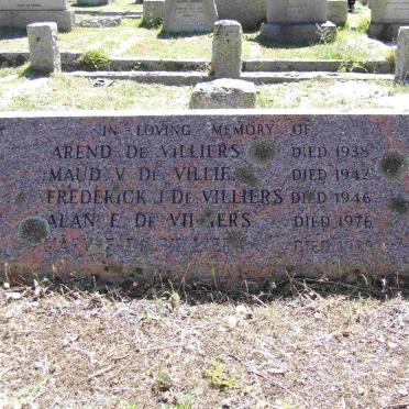 VILLIERS Arend, de -1938 DE VILLIERS Maud V. -1942 :: DE VILLIERS Frederick J.-1946 :: DE VILLIERS Alan E. -1976