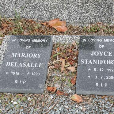DELASALLE Marjory 1918-1993 :: STANIFORTH Joyce 1920-2004
