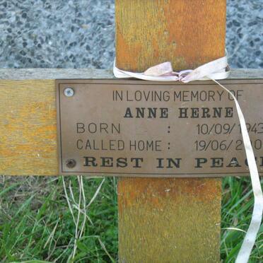 HERNE Anne 1943-2005