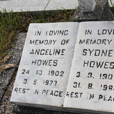 HOWES Sydney 1905-1988 &amp; Angeline 1902-1973