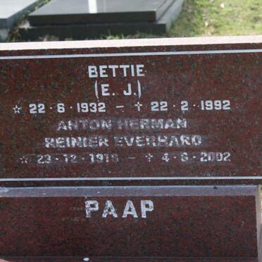 PAAP Anton Herman Reinier Everhard 1918-2002 &amp; E.J. 1932-1992