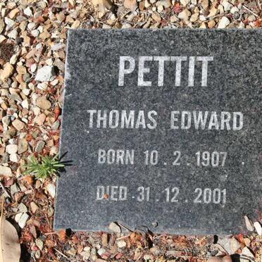 PETTIT Thomas Edward 1907-2001 &amp; Gwen SAUNDERS 1907-1978