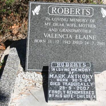 ROBERTS Valencia Elaine 1942-2001 :: ROBERTS Mark Anthony 1964-2007