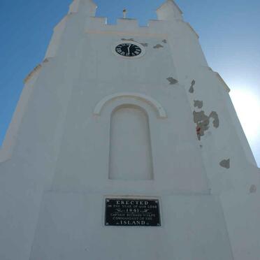 03. The Memorial of Richard WOLFE at the entrance to the church