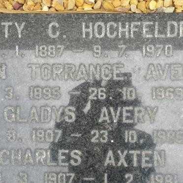 HOCHFELDEN :: AVERY