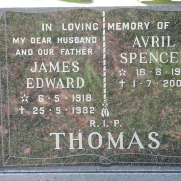 THOMAS James Edward 1918-1982 :: THOMAS Avril Spencer 1951-2007