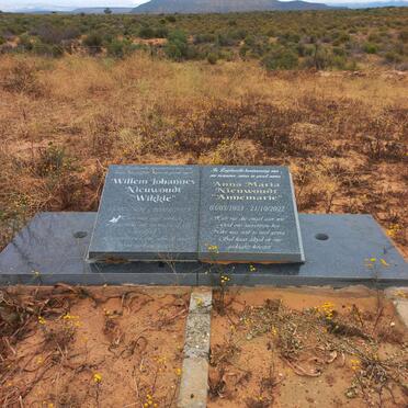 NIEUWOUDT Willem Johannes 1924-2015 & Anna Maria 1933-2022