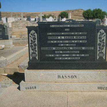 BASSON Hendrik A. 1897-1946 &amp; Susanna Magdalena REDELINGHUYS 1898-1975