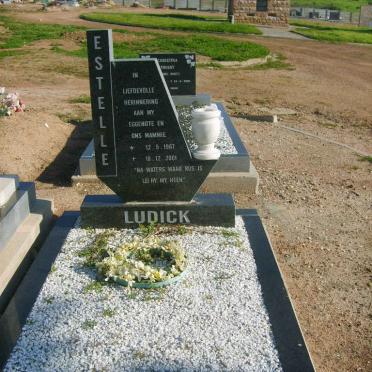 LUDICK Estelle 1967-2001