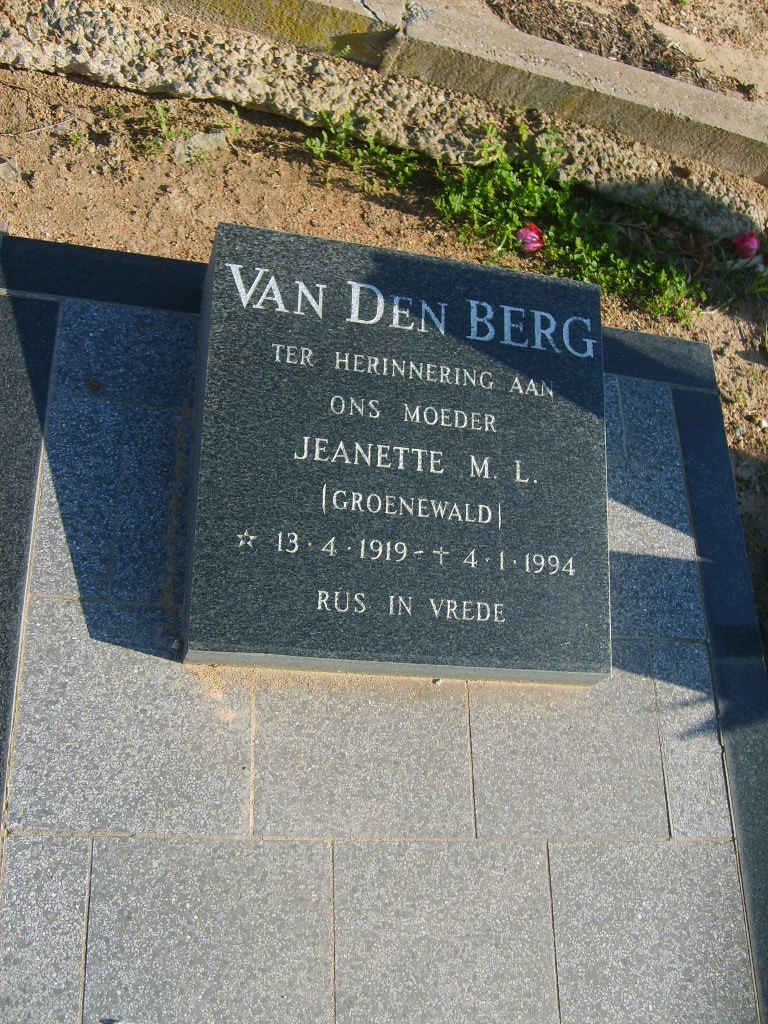 BERG Jeanette M.L., van den nee GROENEWALD 1919-1994