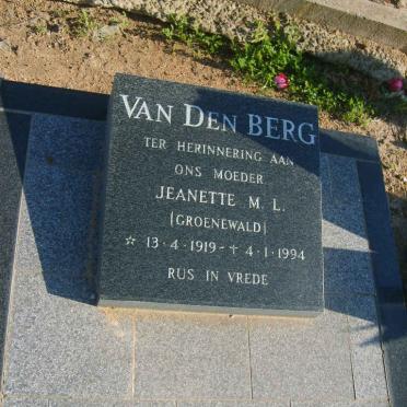 BERG Jeanette M.L., van den nee GROENEWALD 1919-1994