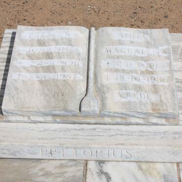 PRETORIUS Frederik Johannes 1911-1987 &amp; Anna Magdalena 1913-1986