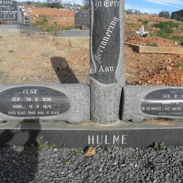 HULME Elsie 1899-1976 :: HULME Lettie 1909-1997