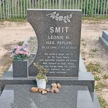 SMIT Leonie H. nee PEPLER 1940-2012