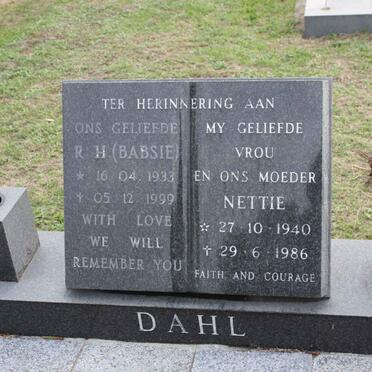 DAHL R.H. 1933-1999 &amp; Nettie 1940-1986