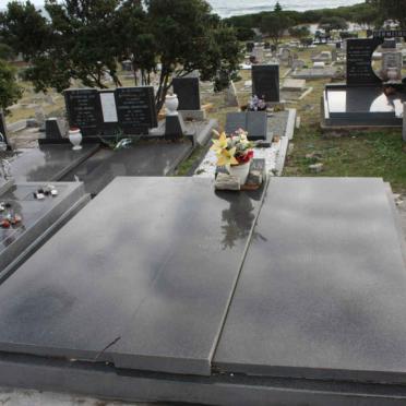 MOOLMAN Andries 1918-1996 &amp; Bawie 1926-2012
