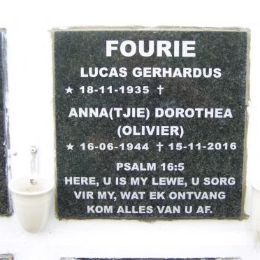 FOURIE Lucas Gerhardus 1935- &amp; Anna Dorothea Olivier 1944-2016