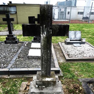 F - Vanne :: Surnames - F