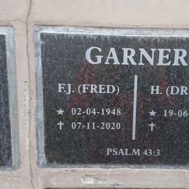 GARNER F.J. 1948-2020 &amp; H. 1949-
