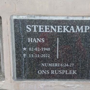 STEENEKAMP Hans 1940-2022