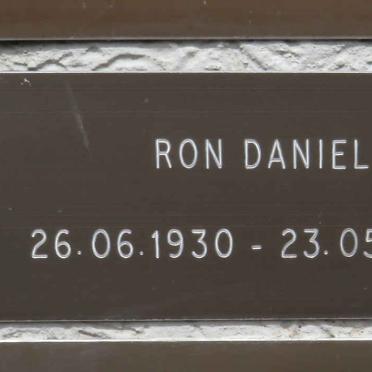 DANIEL Ron 1930-2008