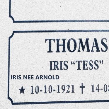 THOMAS Iris nee ARNOLD 1921-2015