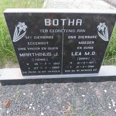 BOTHA Marthinus J. 1913-1982 & Lea M.D. 1917-2004