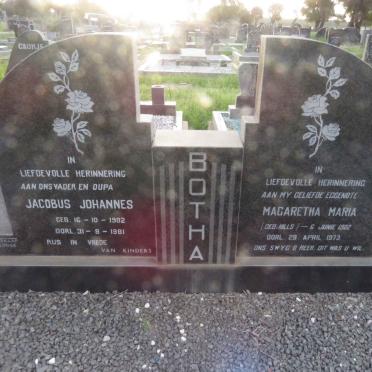 BOTHA Jacobus Johannes 1902-1981 &amp; Magaretha Maria HILLS 1902-1973