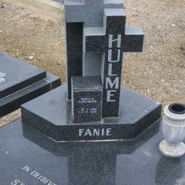 HULME Stephanus Esias 1932-1993 &amp; Beryl H. FLEETWOOD 1942-2005