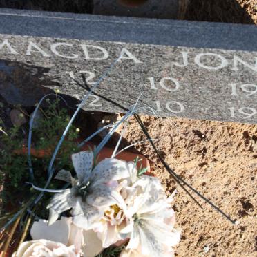 1JONCK Magda 1979-1979