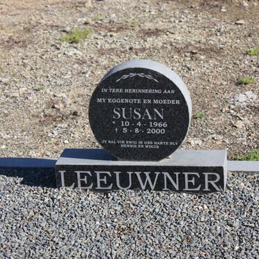 LEEUWNER Susan 1966-2000