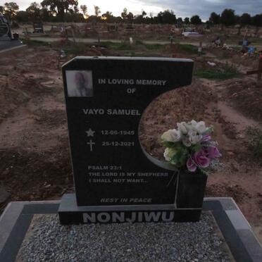 N - Vanne :: Surnames - N