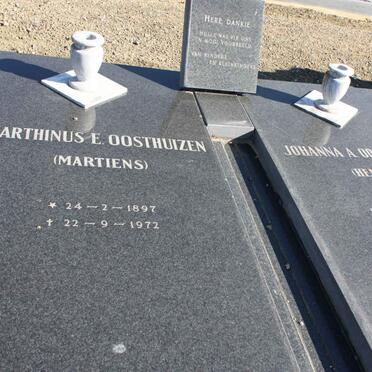 OOSTHUIZEN Marthinus E. 1897-1972 &amp; Johanna A. 1904-1983