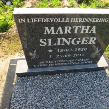 SLINGER Martha 1920-2017
