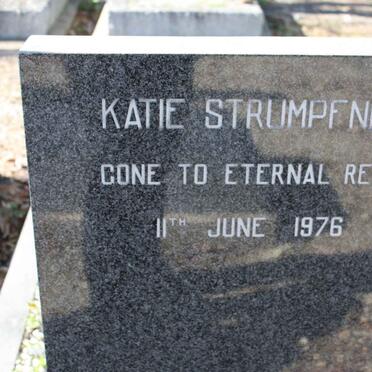 STRUMPFNER Katie -1976
