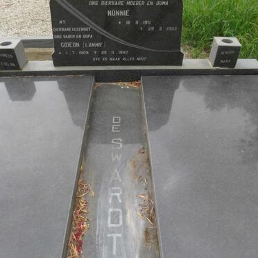 SWARDT Gideon, de 1909-1982 & Nonnie 1911-1993 _1