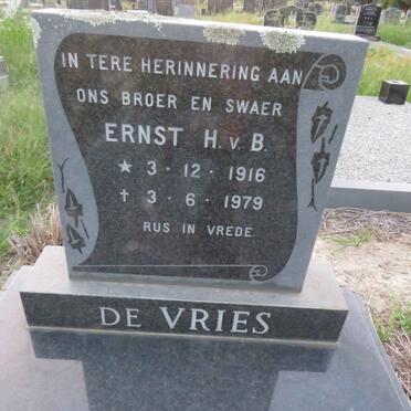 VRIES Ernst H.v.B., de 1916-1979
