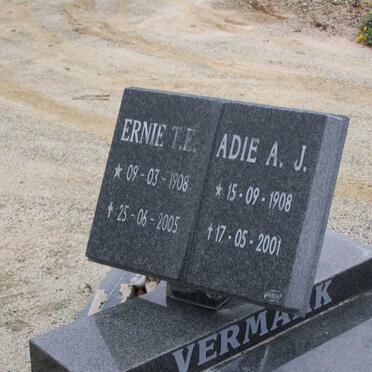 VERMAAK Ernie T.E. 1908-2005 &amp; Adie A.J. 1908-2001