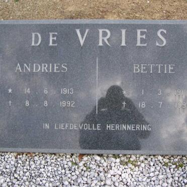 VRIES Andries, de 1913-1992 &amp; Bettie 1917-1990