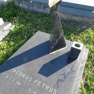 MARAIS Jacobus Petrus 1915-1981 &amp; Nellie 1922-2009 