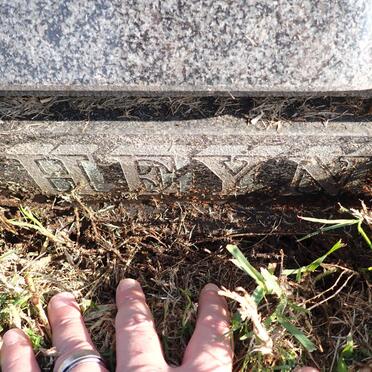 HEYNEKE Matthys Jacobus 1926-2014 & Elizabeth Catharina  J. OLIVIER 1929-1999 _2