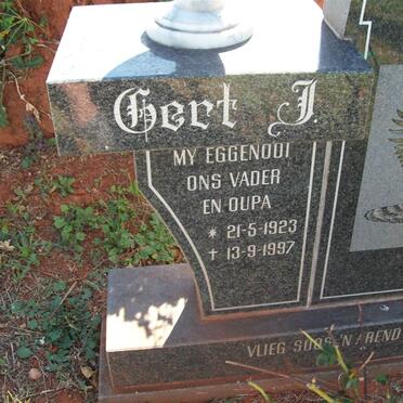 CRAFFORD Gert J. 1923-1997 &amp; Anna E.J. 1933-2000 
