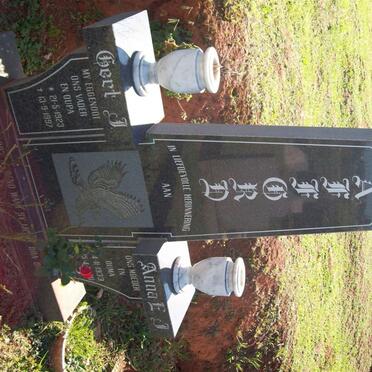 CRAFFORD Gert J. 1923-1997 &amp; Anna E.J. 1933-2000