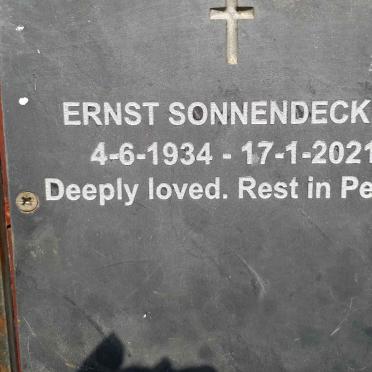 SONNENDECKER Ernst 1934-2021