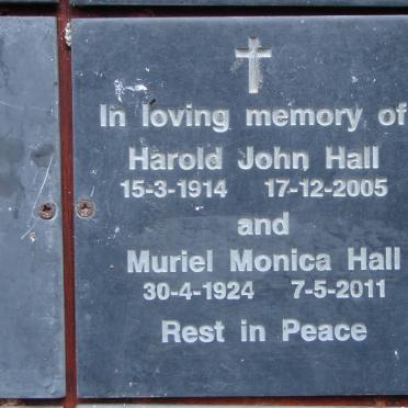 HALL Harold John 1914-2005 &amp; Muriel Monica 1924-2011