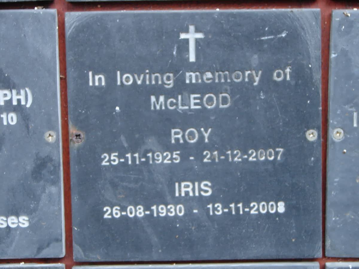 McLEOD Roy 1925-2007 &amp; Iris 1930-2008