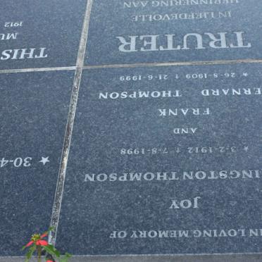 THOMPSON Frank Bernard 1909-1999 &amp; Joy LIVINGSTON 1912-1998