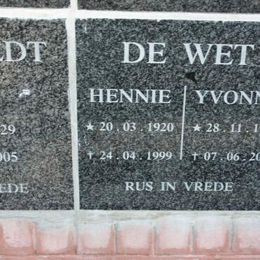 WET Hennie, de 1920-1999 &amp; Yvonne 1930-2005