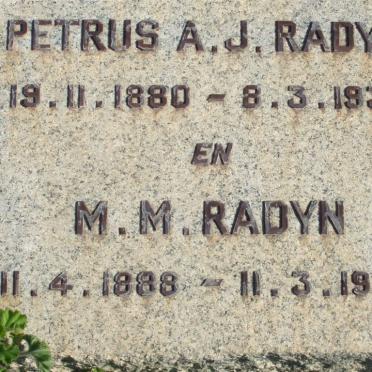 RADYN Petrus A.J. 1880-1938 &amp; M.M. 1888-1966